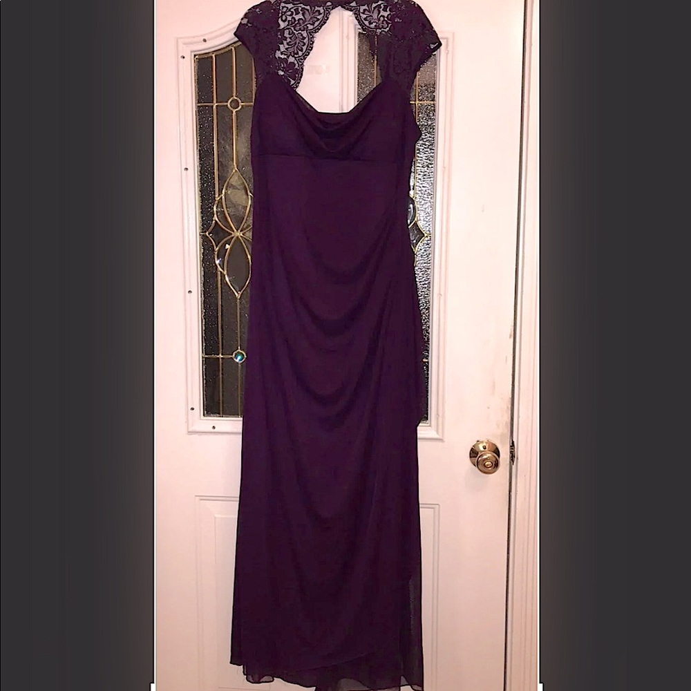 Burgundy Wine GOWN Size 14 evening cocktail wedding Christmas party New Years